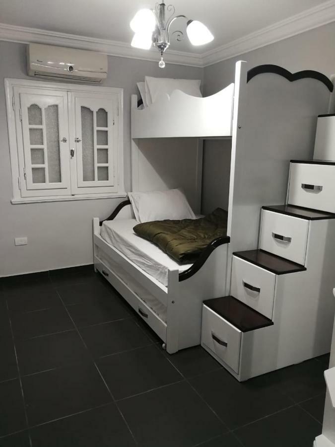 Lovely Apartment With Side Sea View Located In The Heart Of The Alexandria Exterior foto